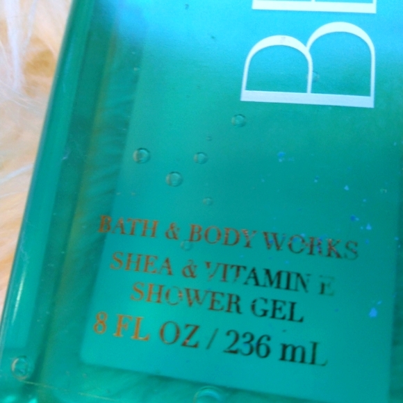 At The Beach Bath And Body Works 4 Piece Set Shower Gel - Picture 3 of 12